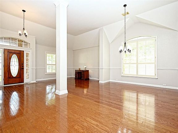 3rd image of 11236 Cedarcliffe Dr