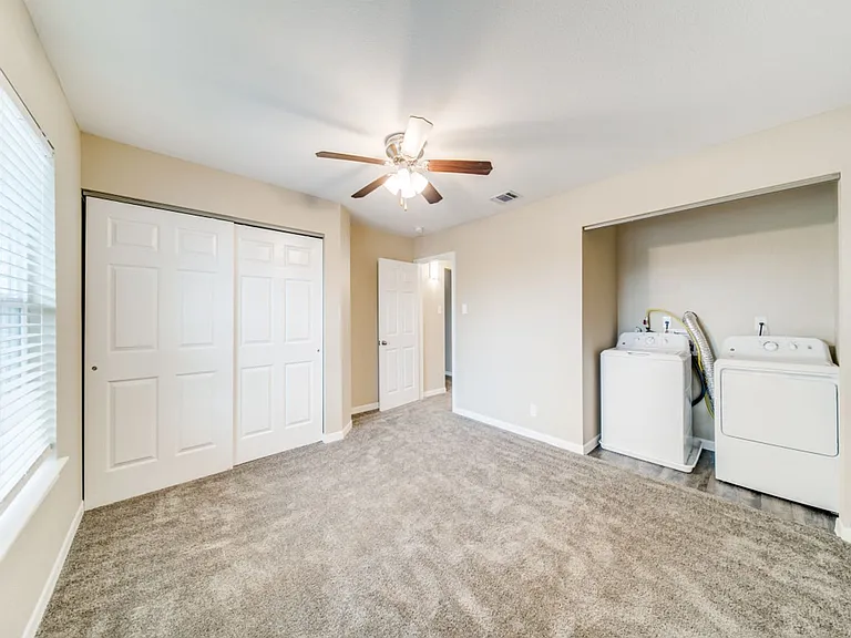 The Oaks Apartments At Medical Center — Photo 88