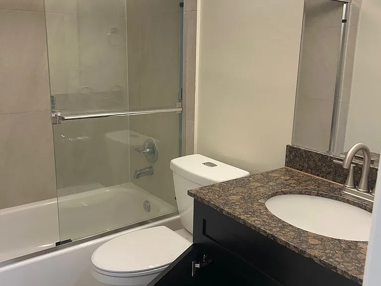 113 SE 11th Ave #3 — Photo 9