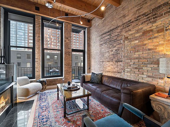 5th image of 300 W Grand Ave APT 209