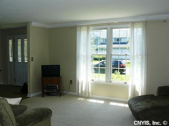4th image of 8223 Renfrew Dr