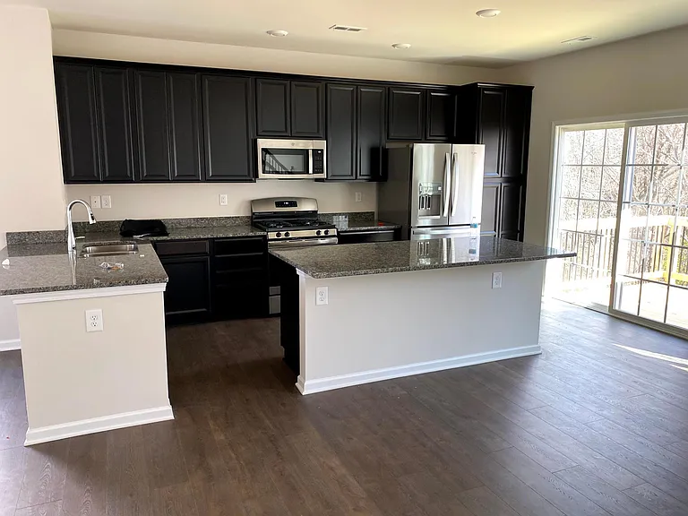 6525 Revolutionary Trl — Photo 4