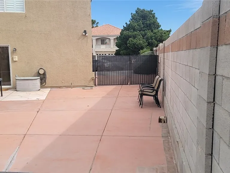 8201 Mountain Heather Ct — Photo 7