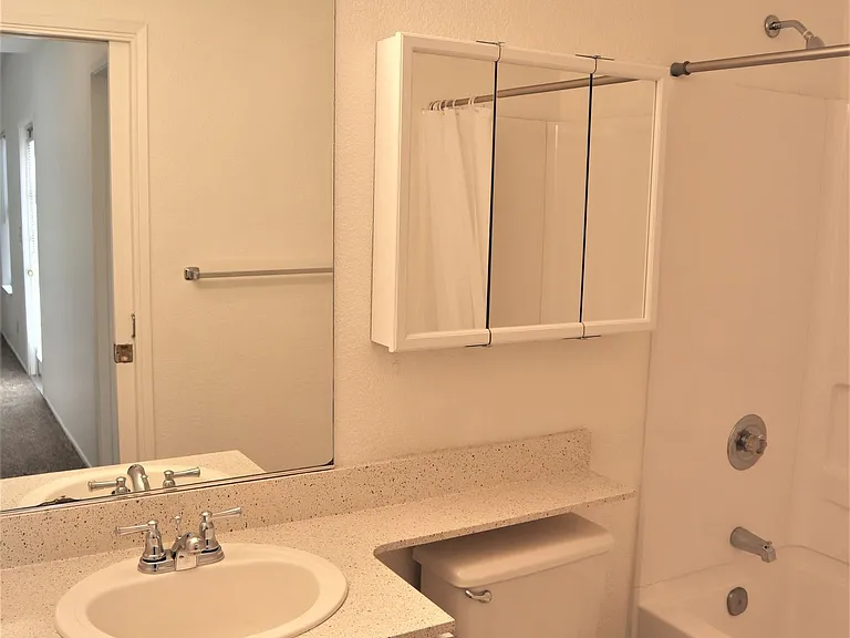 Seville Apartments — Photo 15
