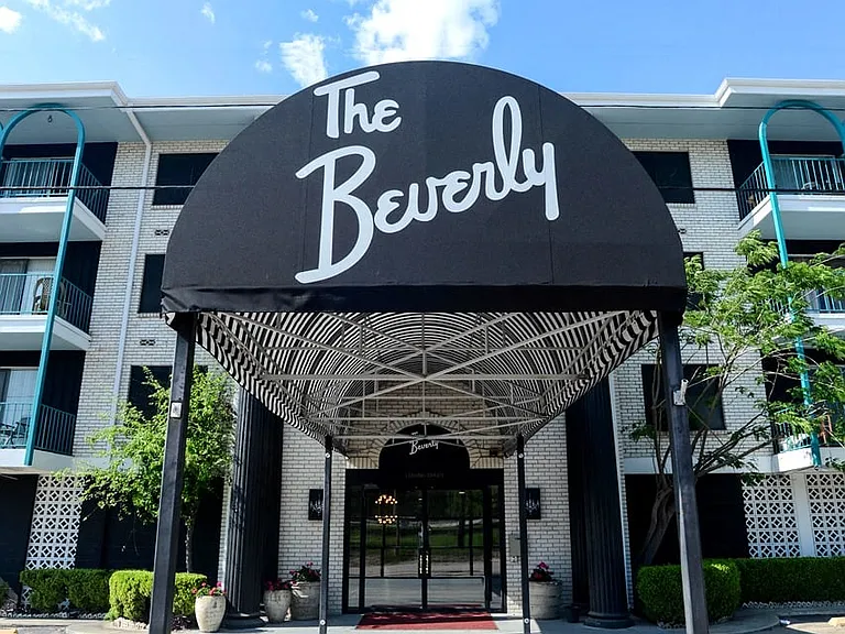 The Beverly — Photo 22