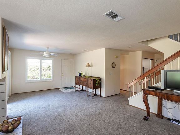 4th image of 31 Cherry Crest Ln