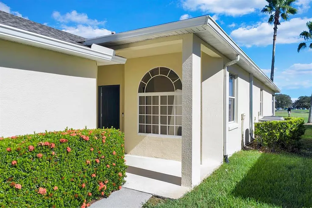 2 bed, 2.0 bath, 1417 sqft, $2,500 — Photo 2
