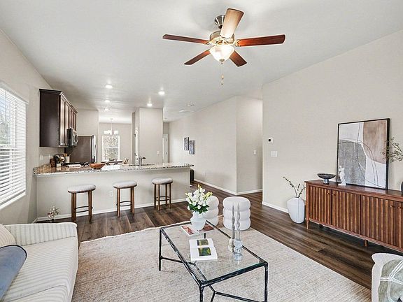 5th image of 7253 Ellingwood Ave