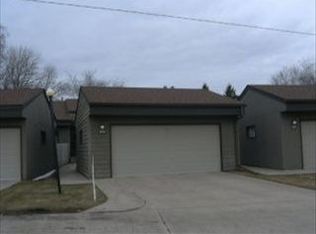 425 32nd Ave S, Moorhead, MN 56560