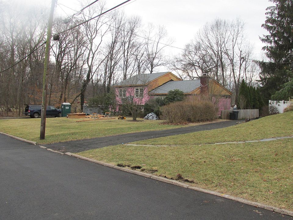 2nd image of 43 Fairhaven Dr