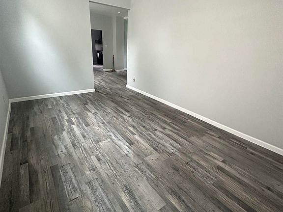 4th image of 1106 W Illinois St