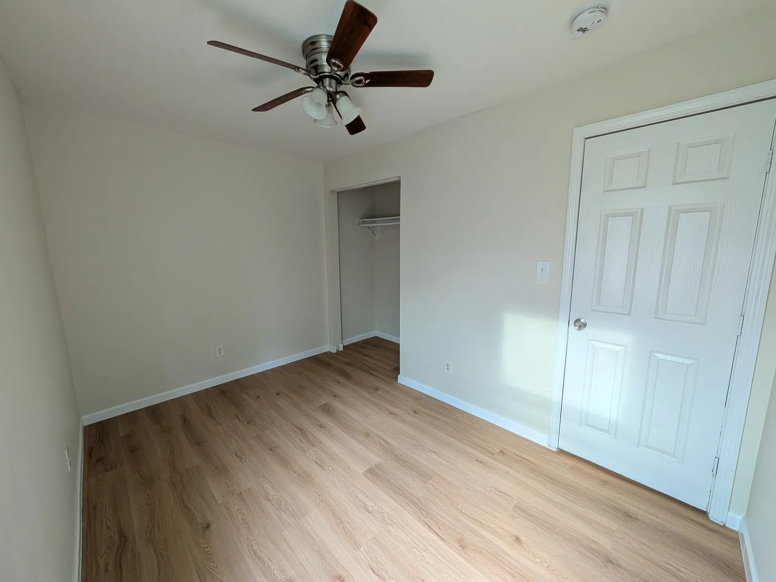 4 bed, 850 sqft, $1,200 — Photo 4