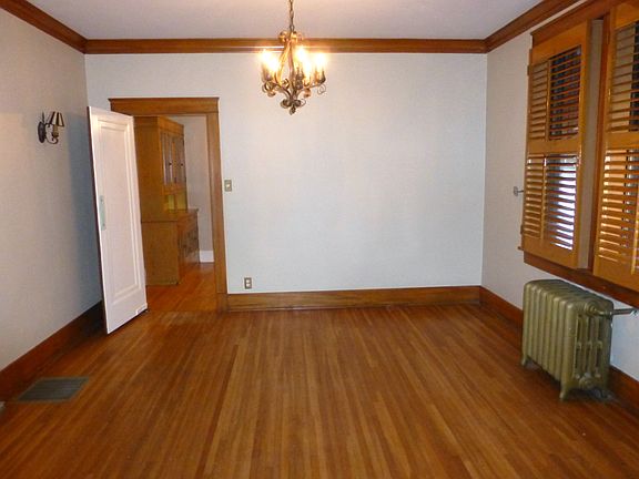 4th image of 1971 Snowden Ave