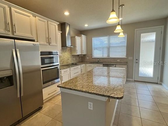 3rd image of 5170 Caspian St
