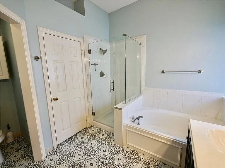 4502 Highlands Dr — Photo 17
