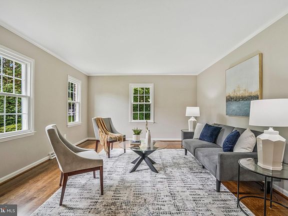 3rd image of 8437 Chapelwood Ct