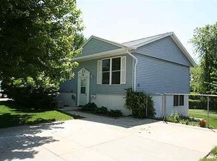 2805 Wayne Ave, Iowa City, IA 52240