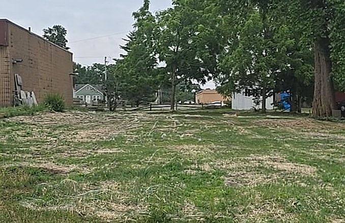 1st image of 511 Cherry Pl