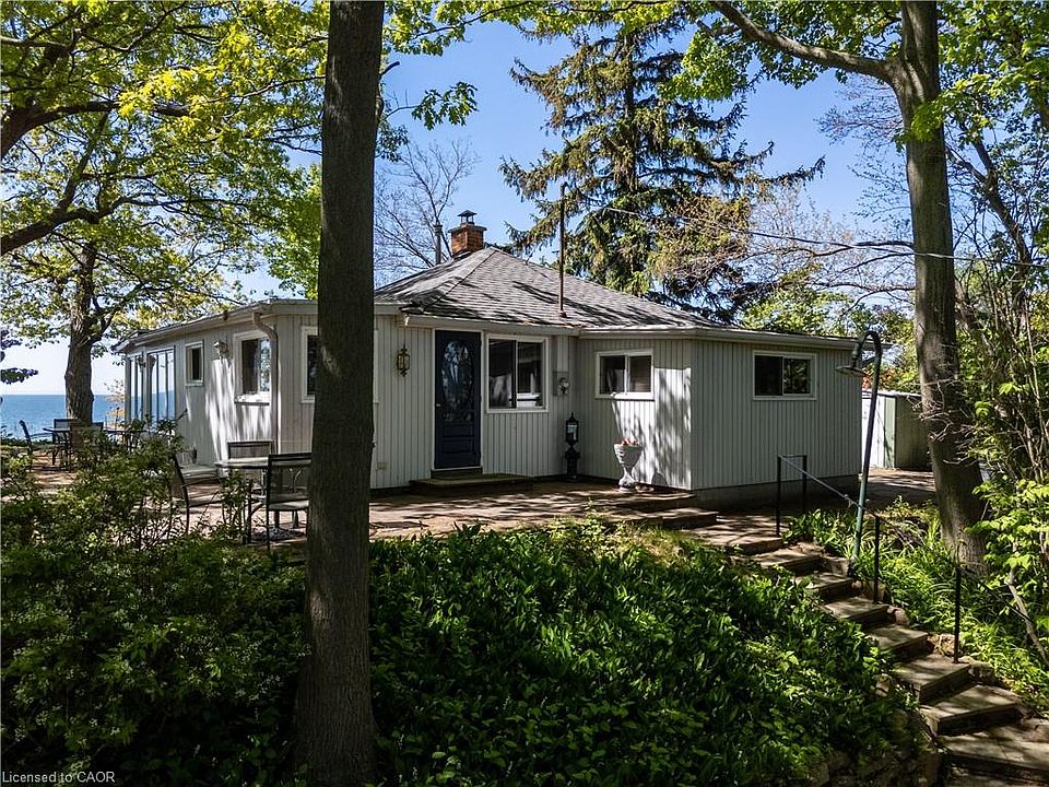 1st image of 689 Sandy Bay Rd