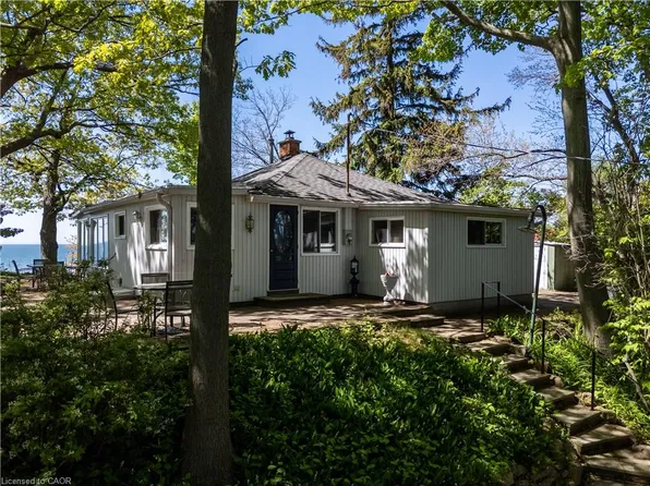 689 Sandy Bay Rd, Haldimand County, ON N1A 2W6