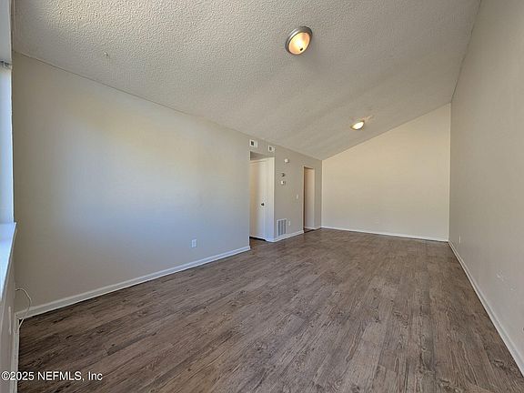 3rd image of 8113 SAN JOSE MANOR Drive W #1 - 4