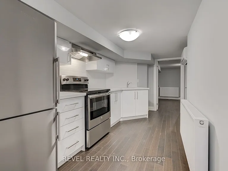 1064 College St #BASEMENT — Photo 2