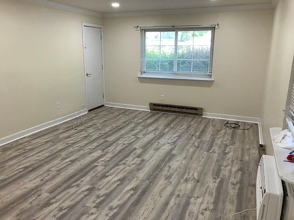 4th image of 124 Fox Run Ln