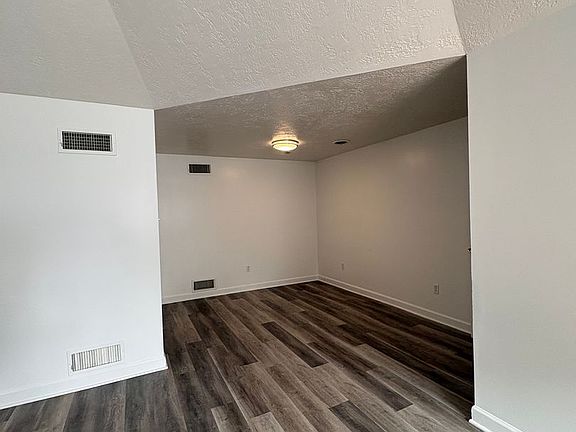 3rd image of 1040 W Princess St APT 10
