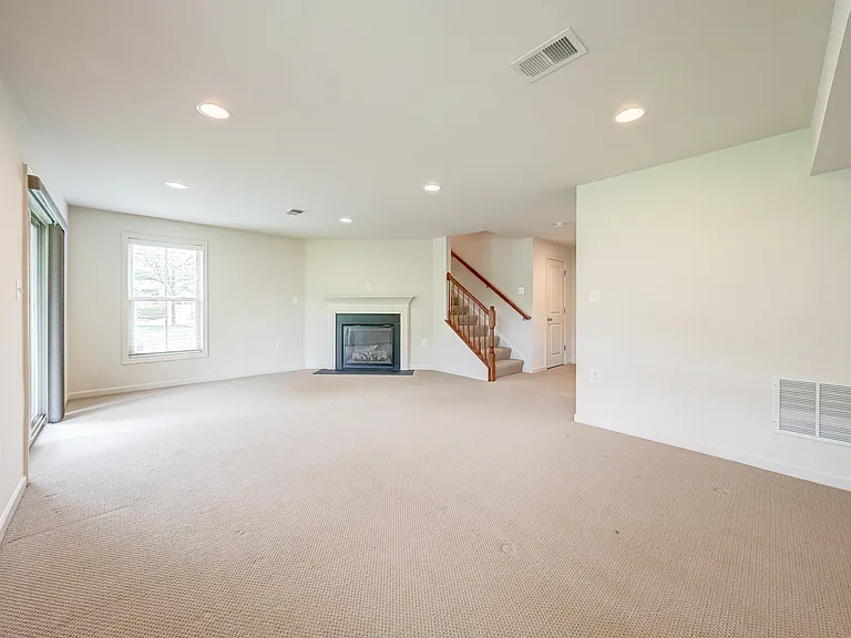 42230 Castle Ridge Sq — Photo 27