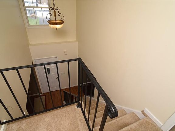4th image of 94 Windelin Dr