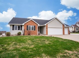 320 Canary Cir, Pleasant Hill, IA 50327