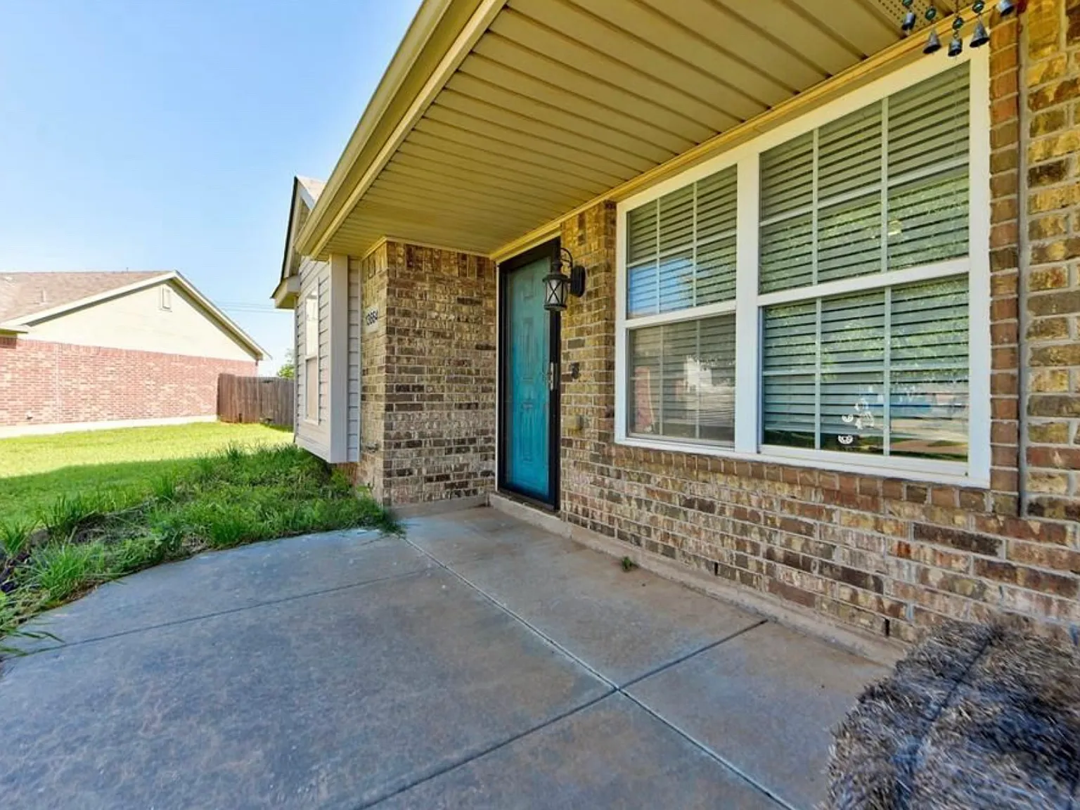 3 bed, 1156 sqft, $1,549 — Photo 2