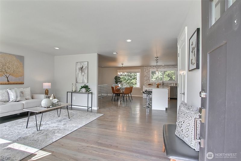 2nd image of 2025 Edmonds Avenue NE