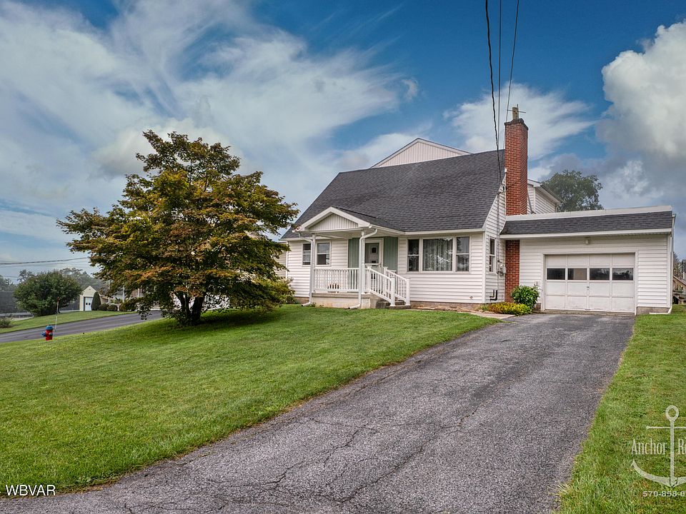 1st image of 10 Holly Dr