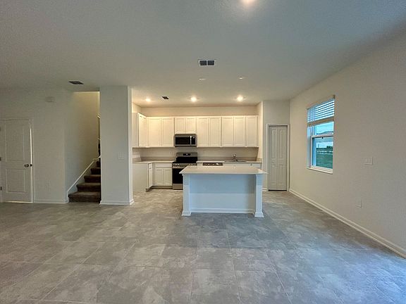3rd image of 2943 Savoir Ave
