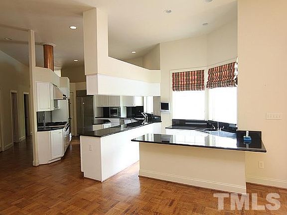 4th image of 2507 Red Hill Ln