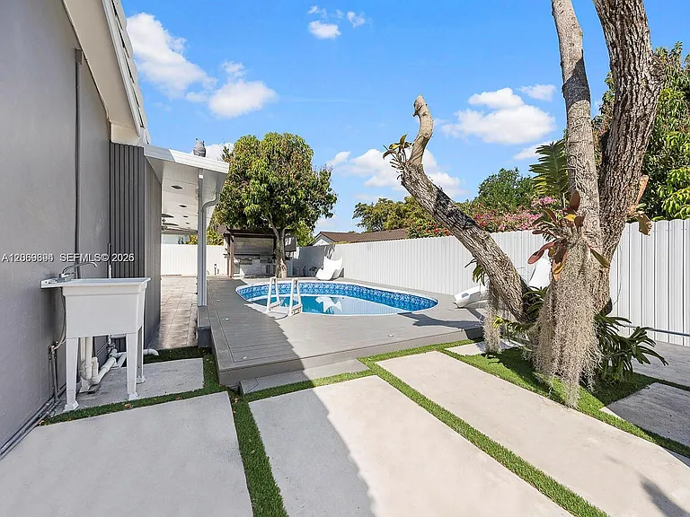 6951 Miami Lakeway S — Photo 43