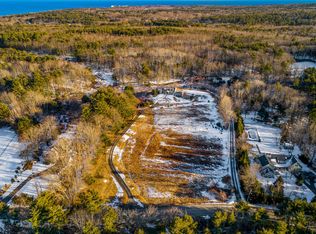 337 Clay Hill Rd, Cape Neddick, ME 03902