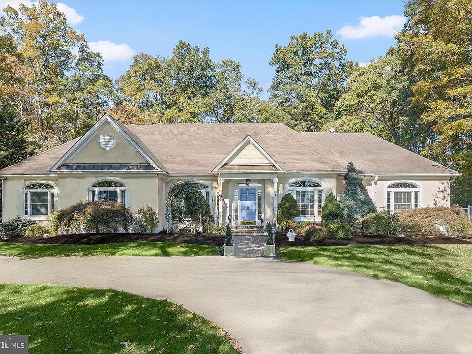 1st image of 28 Bush Cabin Ct