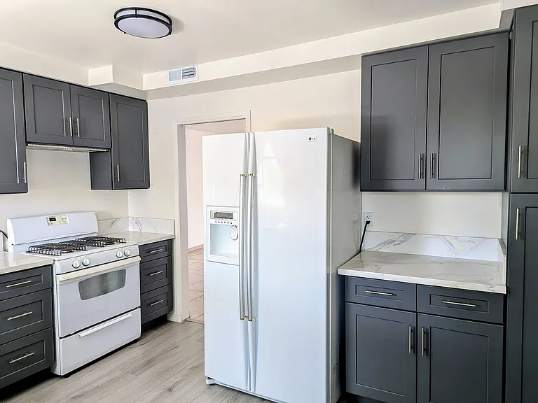 1415 Boyden Ave — Photo 10