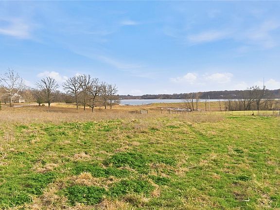 2nd image of E Lake Rd