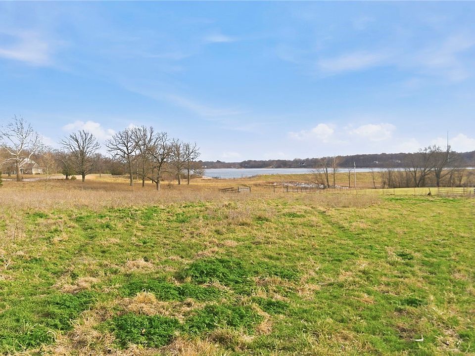 1st image of E Lake Rd