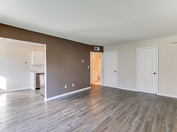5th image of 1120 Bryant Ave #201