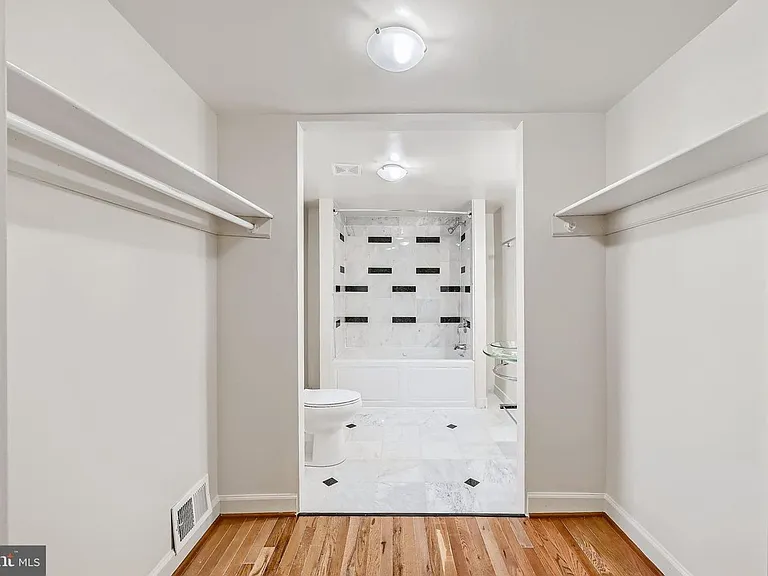 456 E Federal St — Photo 2