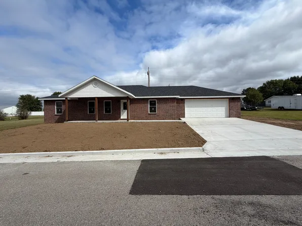 104 N Julie St, California, MO 65018