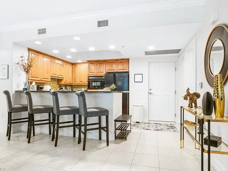 2728 Tiburon Blvd E #A-203 — Photo 2