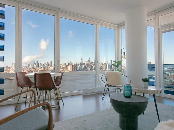 2 North 6th Place image 1 of 31