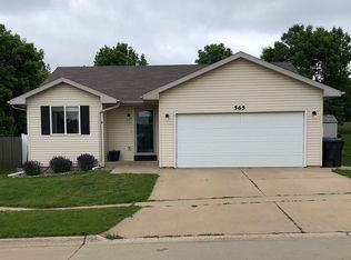 565 Countryside Dr, Le Mars, IA 51031