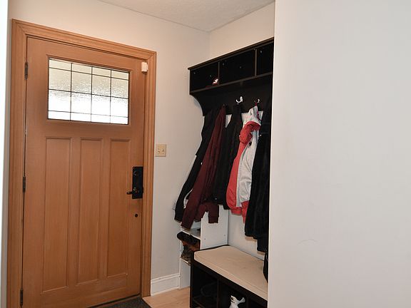 3rd image of 1402 Miami Ct N