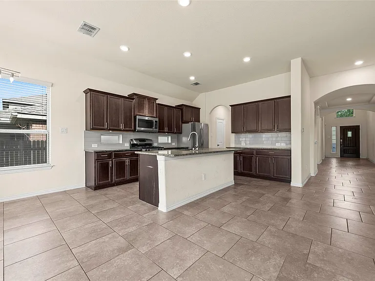 3665 Bainbridge St — Photo 12
